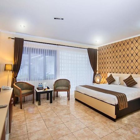Grand Prioritas Hotell Bogor Exteriör bild